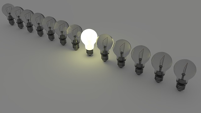 light-bulbs-1125016_640